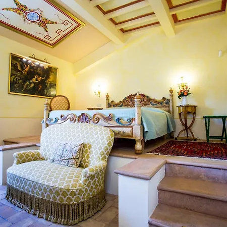 Relais Tenuta Del Gallo Farm stay *
