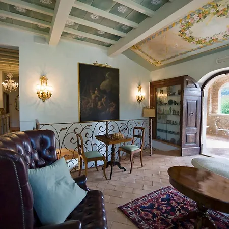 Relais Tenuta Del Gallo Farm stay *