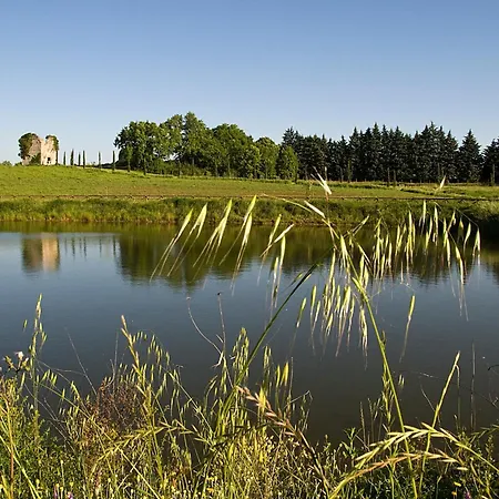 Relais Tenuta Del Gallo Farm stay Amelia